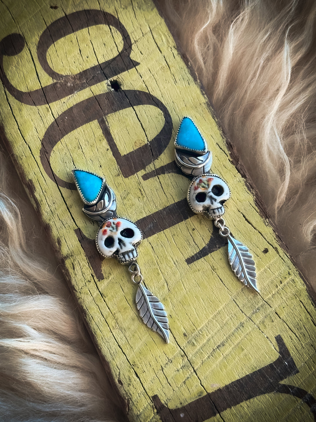 Queen of Noise- Turquoise Skull Earrings